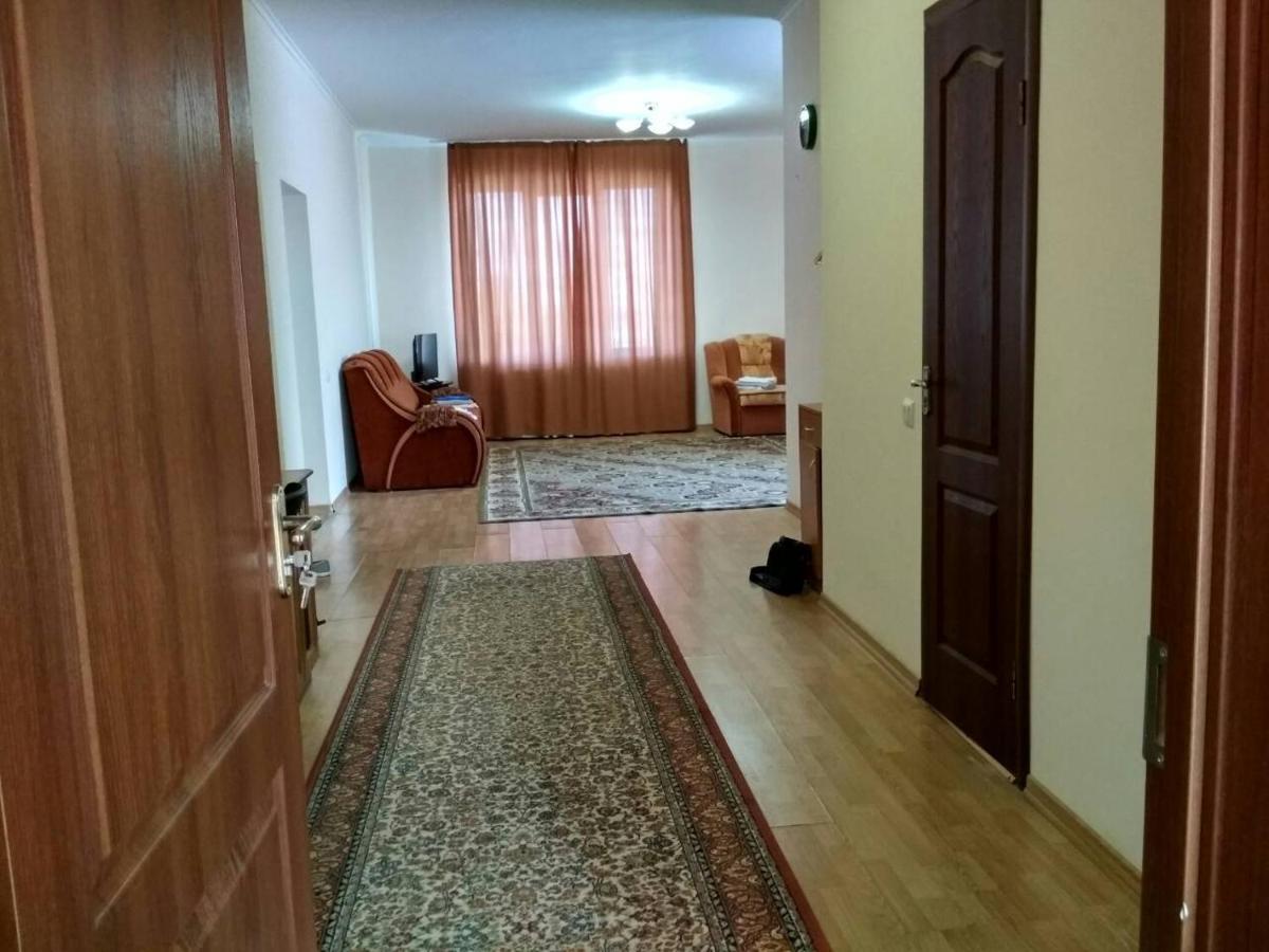 Apartments Domovik Просторная Квартира С Видом На Горы Mukačevo Exteriér fotografie