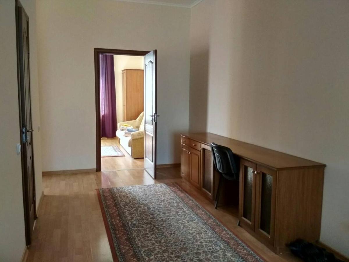 Apartments Domovik Просторная Квартира С Видом На Горы Mukačevo Exteriér fotografie
